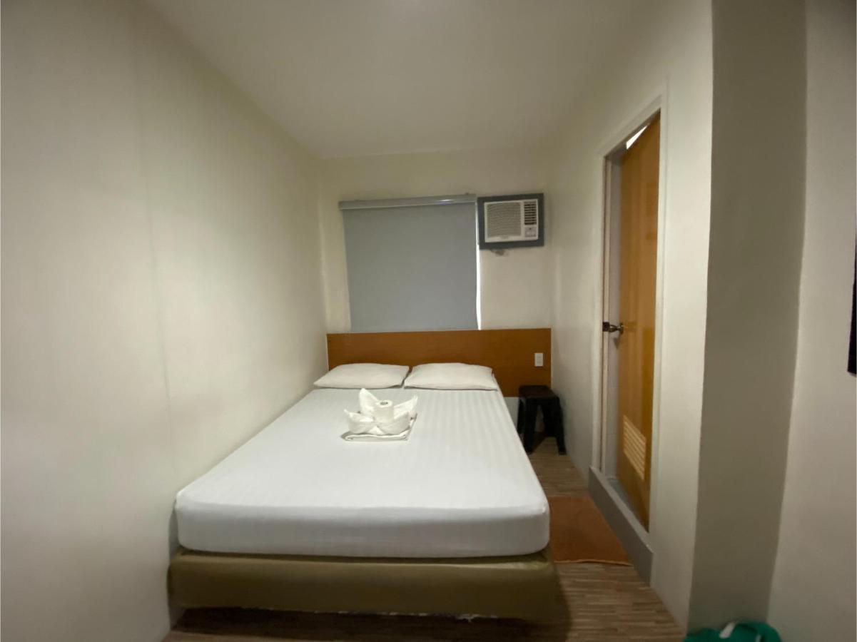 Oyo 878 Dg Budget Naia Hotel 2*